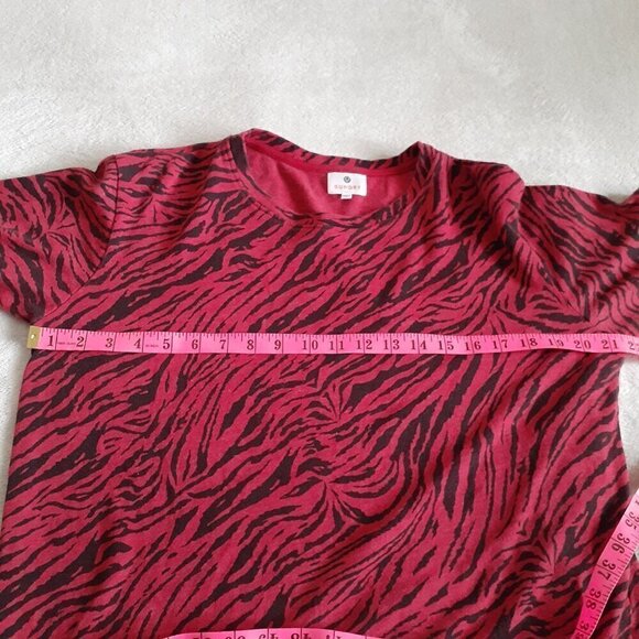 Sundry Women's Size Small (1) Red Zebra Print Lightweight Pull Over Sweater - Picture 10 of 11